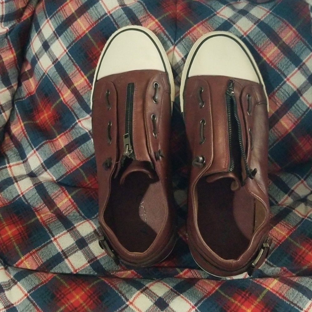 Leather sneakers by Aldo